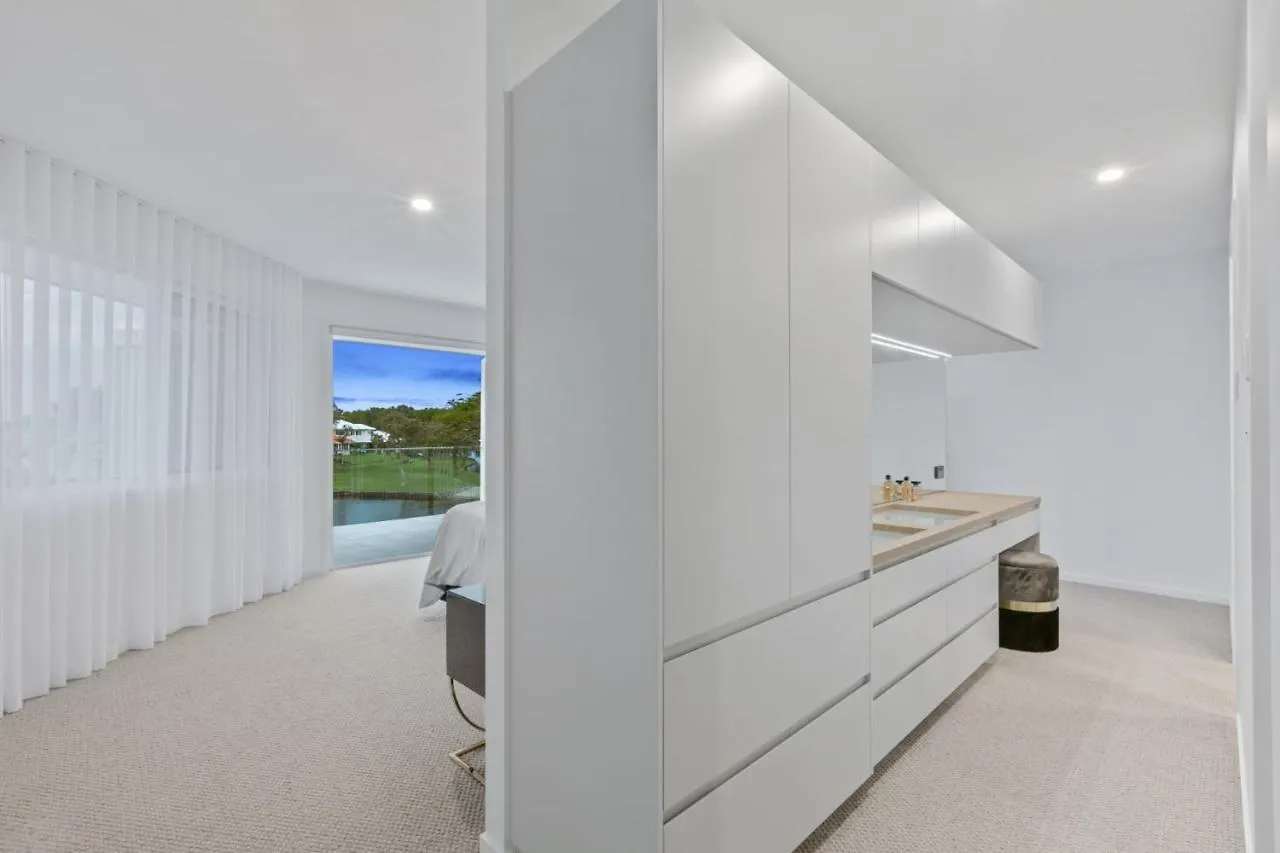 بيت للعطل Pelican Waters Luxury Waterfront, Hot Spa, Resort Style Pool & Firepit